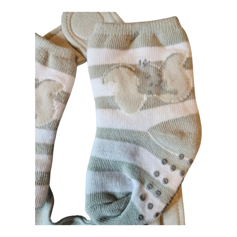 Disney Baby Dumbo Bib and Socks Set - Gray and White Size 6-12 months NWT